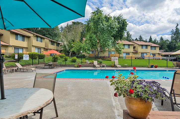 Forest Ridge Apartments Seasonal Pool
